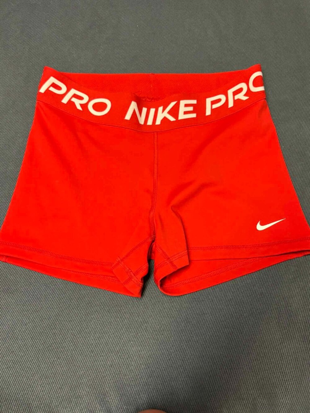 Nike Pro Women's Shorts, Red NWOT Medium - Picture 4 of 5